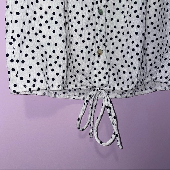 Lavish white top with black polka dots and cold shoulder neckline Size L - Picture 4 of 9
